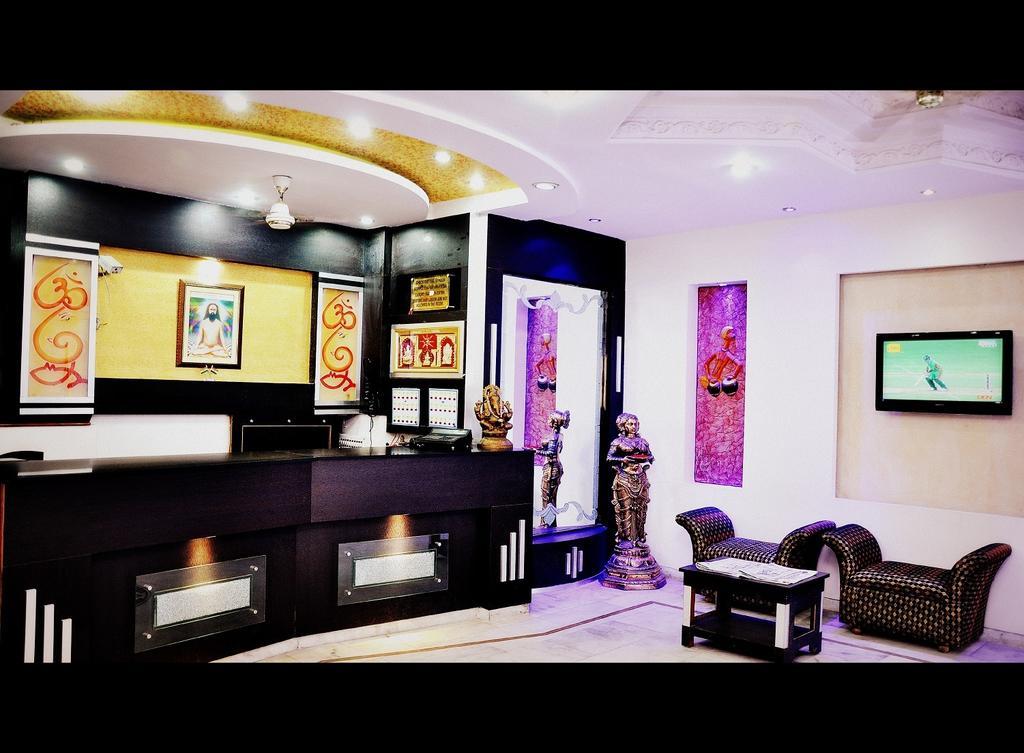 Hotel Peace Point - 1 Min Walking Distance From Station 뉴델리 외부 사진