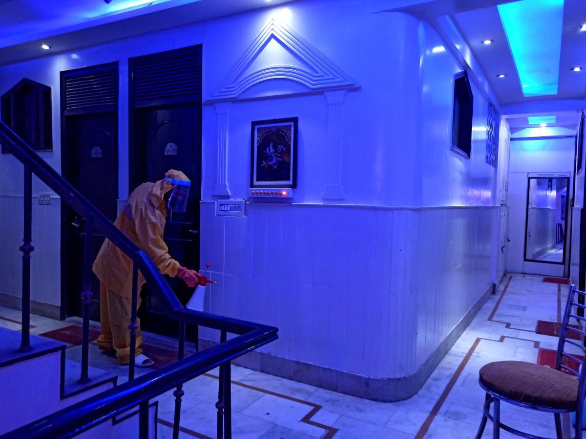 Hotel Peace Point - 1 Min Walking Distance From Station 뉴델리 외부 사진
