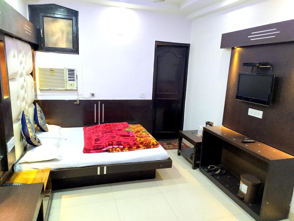 Hotel Peace Point - 1 Min Walking Distance From Station 뉴델리 외부 사진