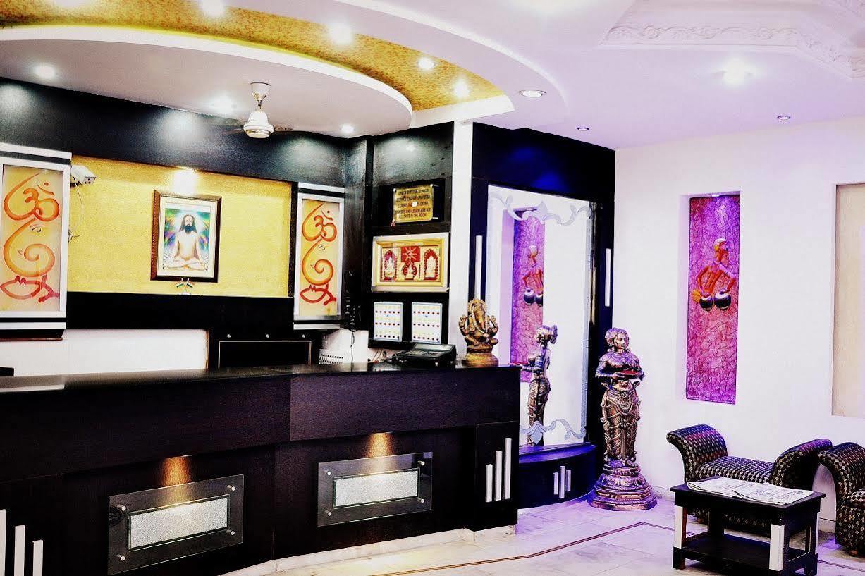 Hotel Peace Point - 1 Min Walking Distance From Station 뉴델리 외부 사진