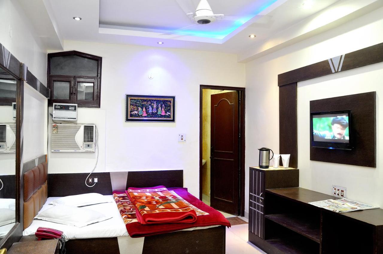 Hotel Peace Point - 1 Min Walking Distance From Station 뉴델리 외부 사진
